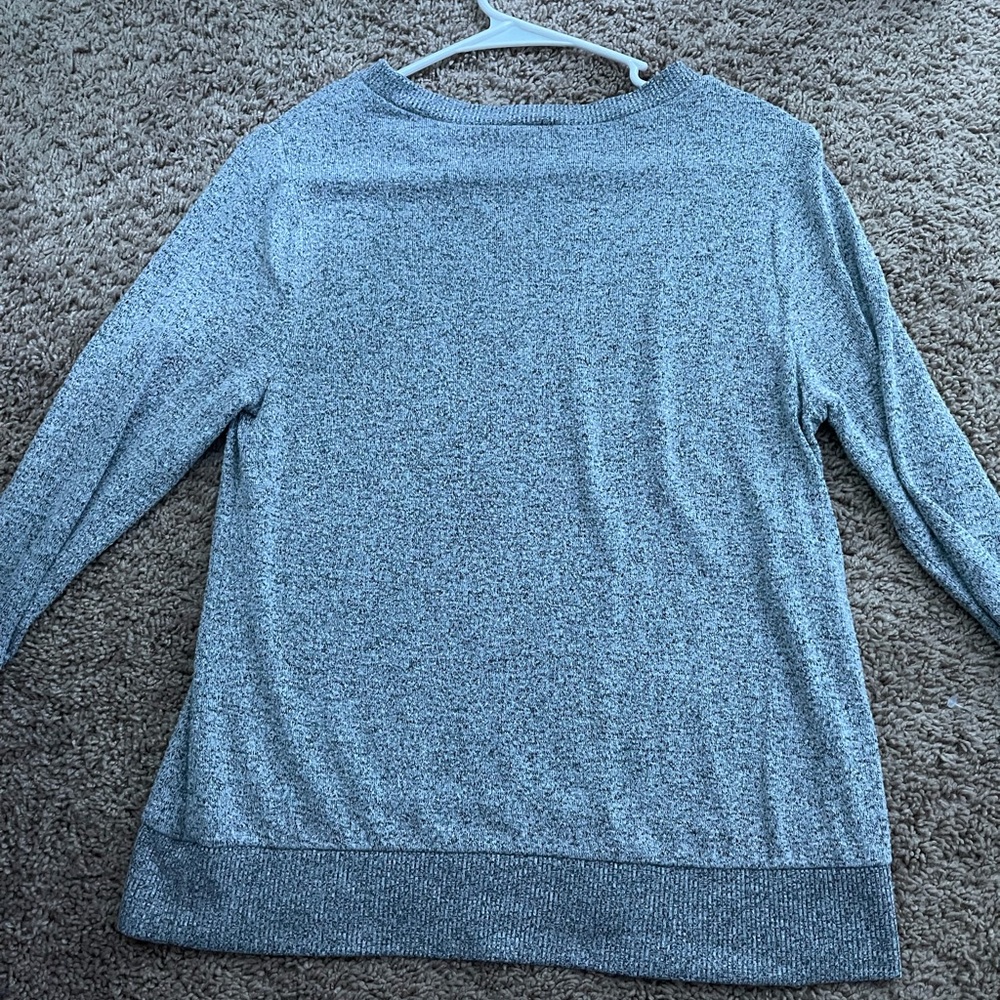 Gray sweater - Picture 2 of 4